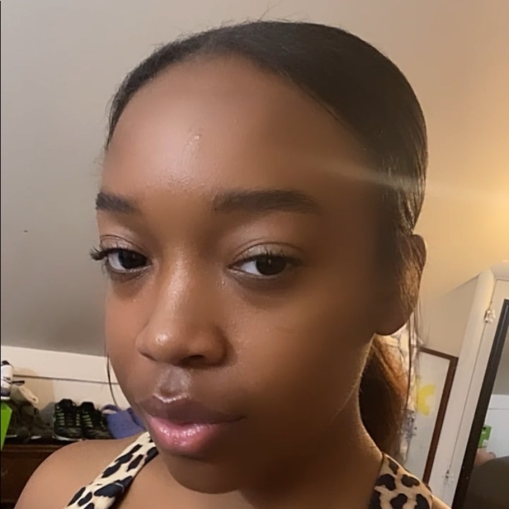 Meet your Posher, Nakaila